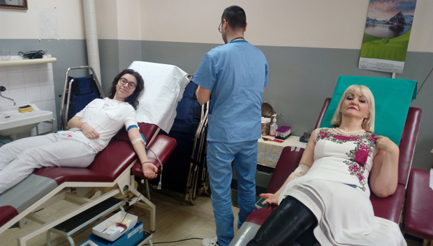 Крв дало 87 матураната: Зворнички ученици положили испит хуманости, следе добротворни концерти